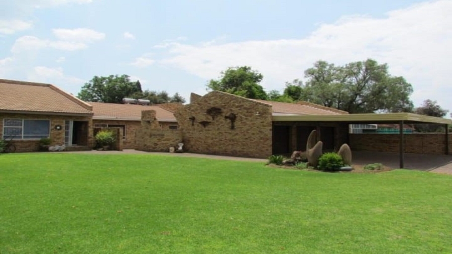 4 Bedroom Property for Sale in Vaalpark Free State